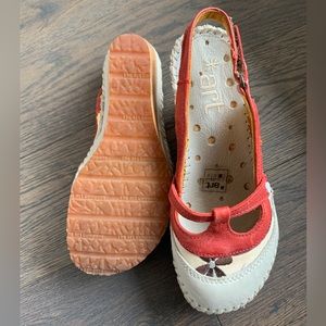 The Art Company Shoes - Size 6